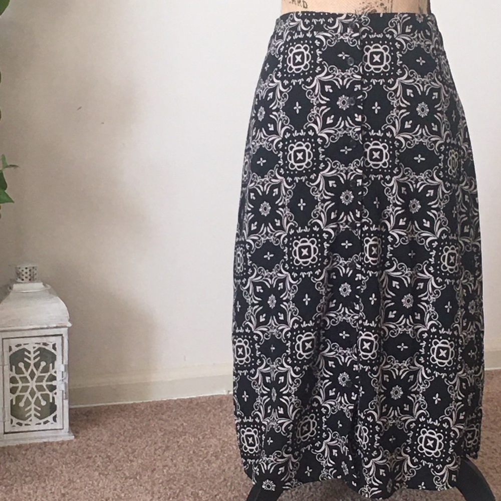 Midi pattern skirt